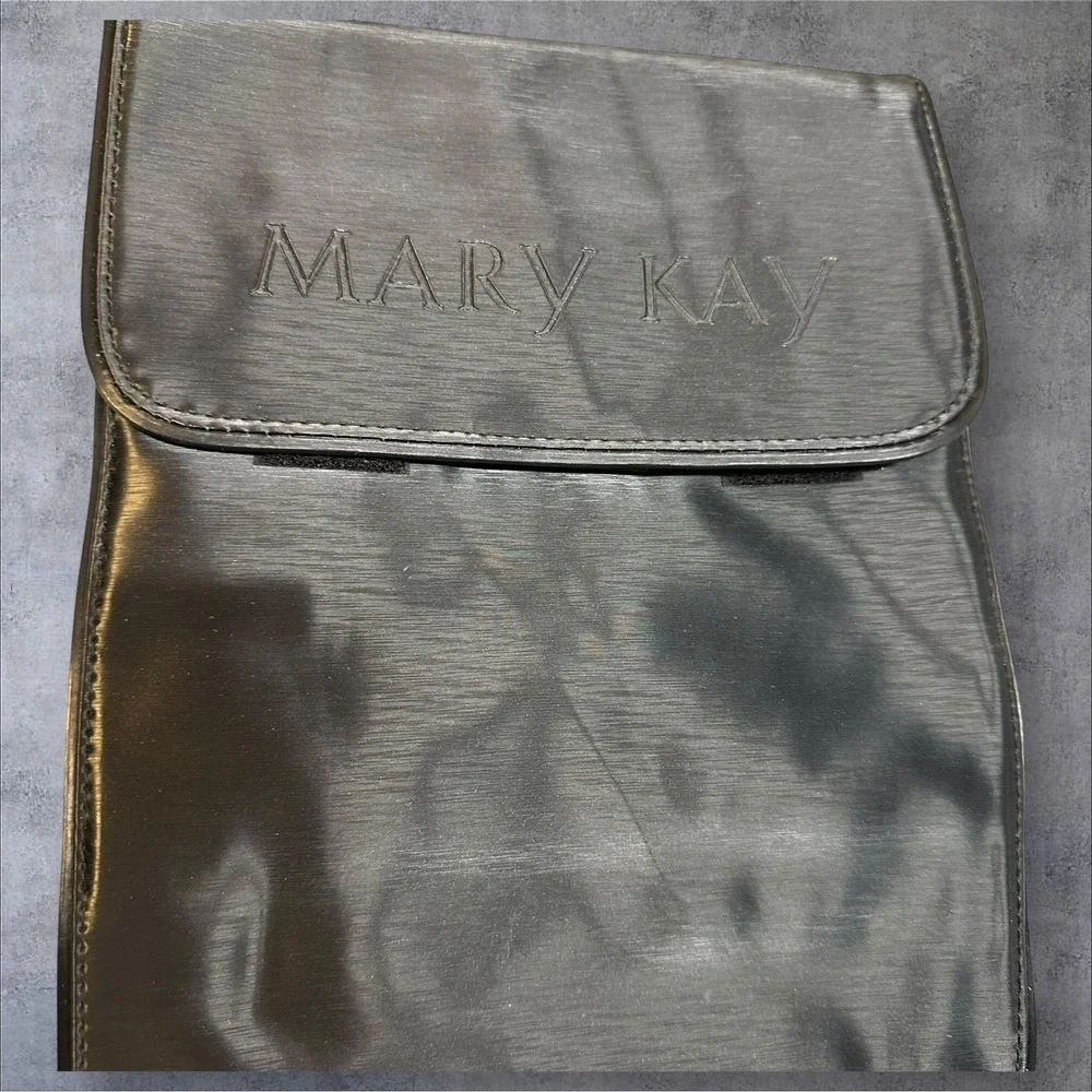 Mary Kay Roll Up Hanging Cosmetic/Toiletries Travel Bag with 4 Removable Pouches